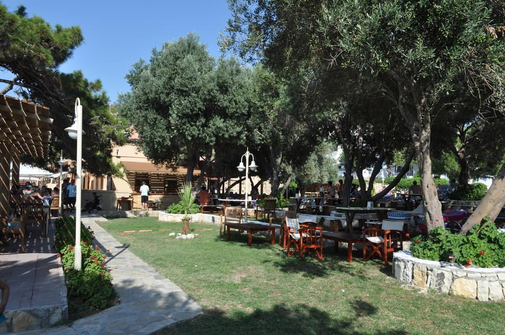 Club Mackerel Holiday Village Фоча Екстериор снимка